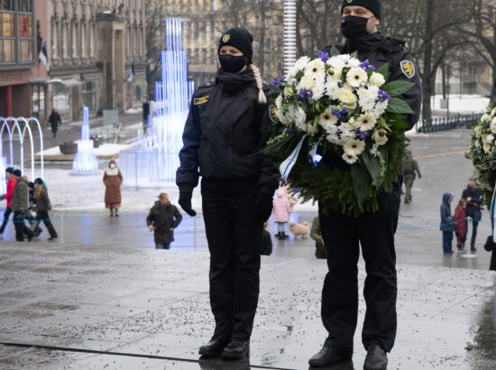 Eesti Vabariigi 103. aastapäeva lipuheiskamise tseremoonia. Riigikogu esimees Henn Põlluaas ja Eesti Evangeelse Luterliku Kiriku peapiiskop Urmas Viilma.