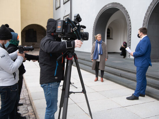 Riigikogu esimees Jüri Ratas võttis vastu kollektiivse pöördumise „Riik peab eemaldama RMK-lt raiesurve“