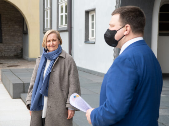 Riigikogu esimees Jüri Ratas võttis vastu kollektiivse pöördumise „Riik peab eemaldama RMK-lt raiesurve“