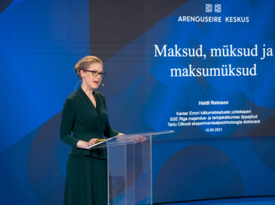 Arenguseire Keskuse aastakonverents „Teistmoodi tulevik“. Kantar Emori juhtekspert Heidi Reinson.