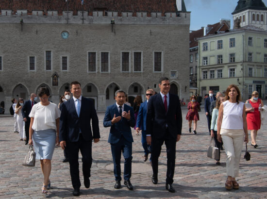 Riigikogu esimees Jüri Ratas rääkis tänasel kohtumisel Hispaania peaminister Pedro Sánchezega kahepoolsete suhete tihendamisest, kaitsealasest koostööst NATOs ning digiteenuste arendamisest.