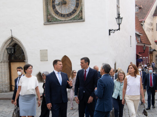 Riigikogu esimees Jüri Ratas rääkis tänasel kohtumisel Hispaania peaminister Pedro Sánchezega kahepoolsete suhete tihendamisest, kaitsealasest koostööst NATOs ning digiteenuste arendamisest.