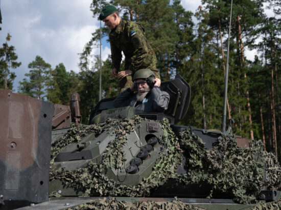 Riigikaitsekomisjoni ja väliskomisjoni väljasõit Tapal paiknevasse 1. jalaväebrigaadi