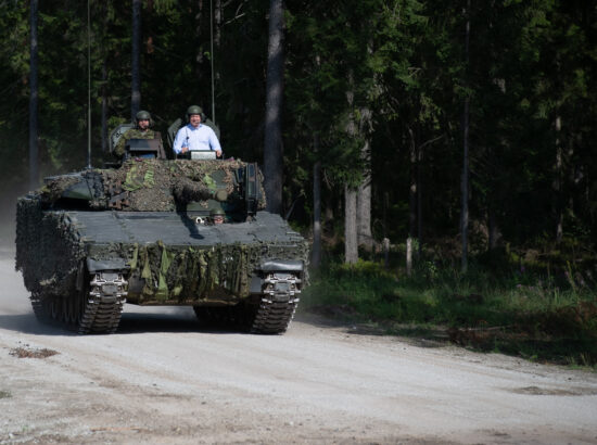 Riigikaitsekomisjoni ja väliskomisjoni väljasõit Tapal paiknevasse 1. jalaväebrigaadi