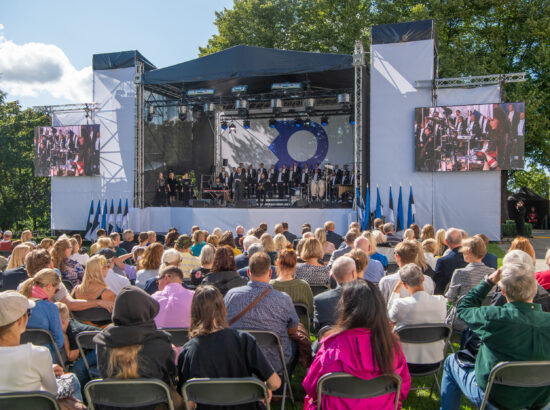 Pidupäevakontsert „Naise vaim ja vägi“