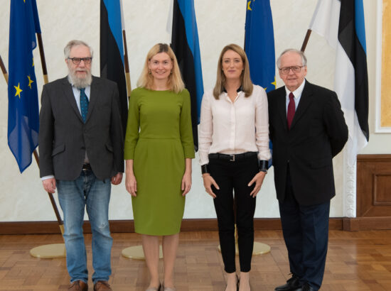 Väliskomisjoni aseesimees Mihhail Lotman, Euroopa Liidu asjade komisjoni aseesimees Riina Sikkut, Euroopa Parlamendi esimene asepresident Roberta Metsola ning riigikaitsekomisjoni esimees Enn Eesmaa