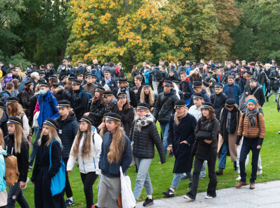 Riigikogu esimees Jüri Ratas tervitas iseseisvuse taastamise 30. aastapäeva sündmuste raames riigilipu heiskamist jälgima tulevaid Tallinna Reaalkooli gümnaasiumiõpilasi