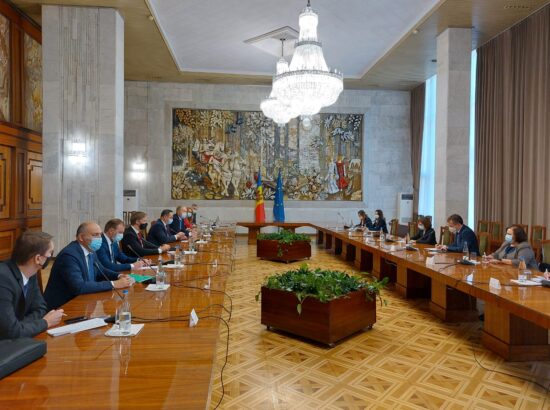 Balti parlamentide väliskomisjonide esimeeste visiit Moldovasse. Kohtumine riikliku julgeoleku, kaitse ja avaliku korra komisjoni esimehe ja liikmetega.
