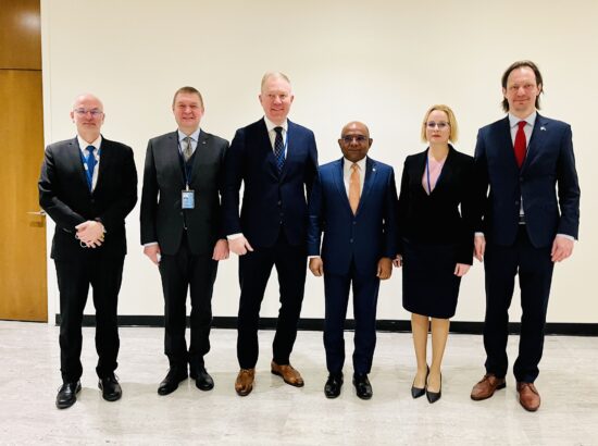 Väliskomisjoni delegatsioon ning ÜRO peaassamblee president Abdulla Shahid
