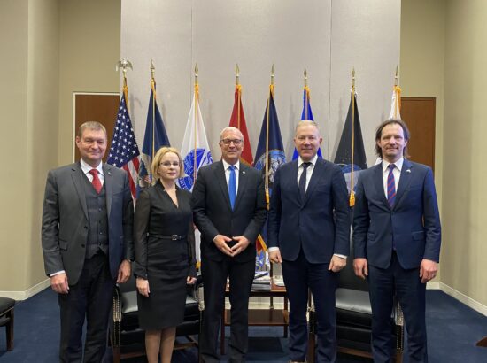 Väliskomisjoni delegatsiooni kohtumine Senati relvajõudude komisjoni liikme Kevin Crameriga