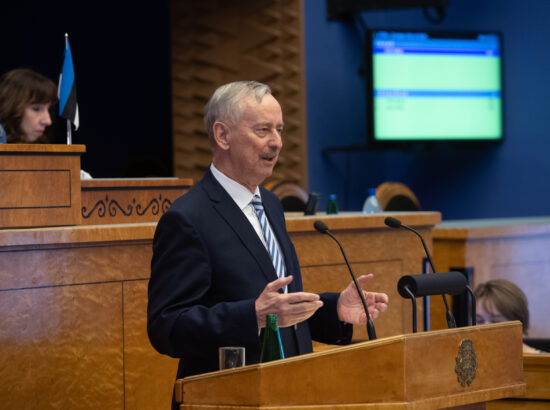 Keskkonnaminister Erki Savisaare ametivanne ja kliimaeesmärkide arutelu