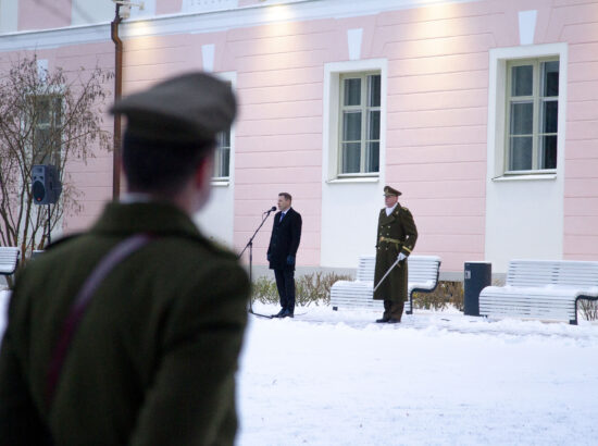 Hanno Pevkur tervitab Kaitseväe Akadeemia kadette