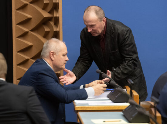 Riigikogu arutab avalduse eelnõu Venemaa agressioonist Ukraina vastu