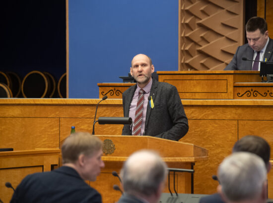 Riigikogu arutab täiendaval istungil julgeolekuolukorda