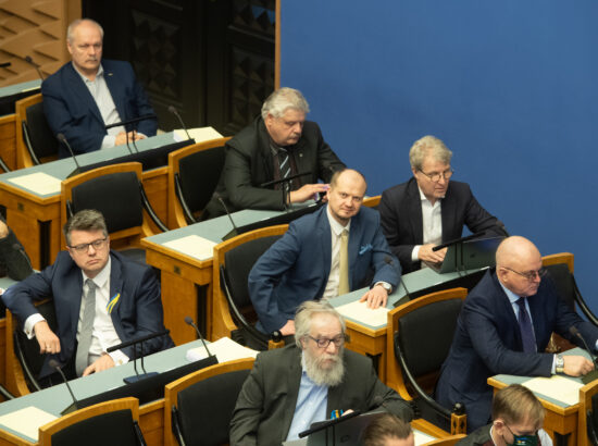 Riigikogu arutab täiendaval istungil julgeolekuolukorda