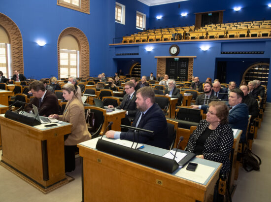 Riigikogu arutab täiendaval istungil julgeolekuolukorda