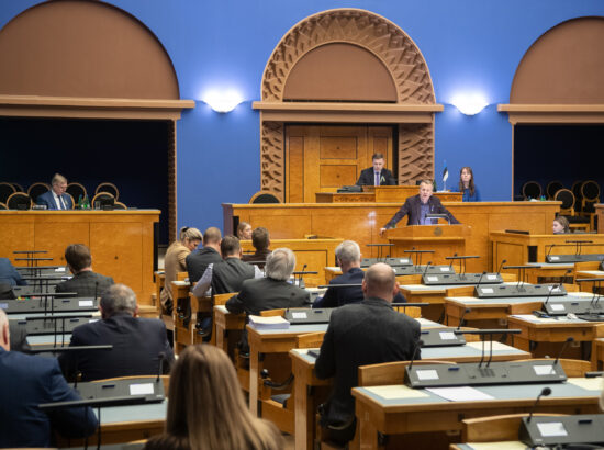 Riigikogu arutab täiendaval istungil julgeolekuolukorda