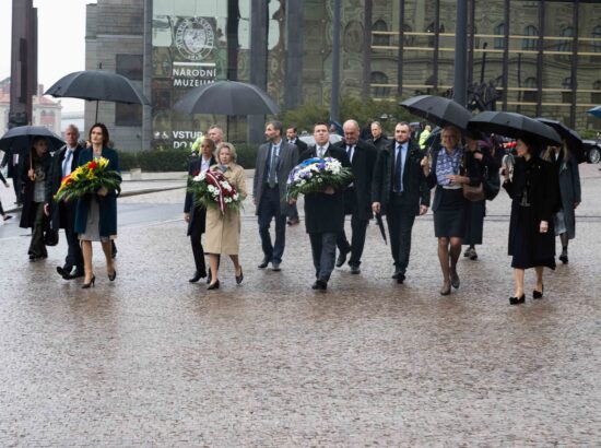 Tšehhi senati esimees Miloš Vystrčil, Ukarina raada aseesimees Oleksandr Kornienko, Läti seimi esimees Ināra Mūrniece, Leedu seimi esimees Viktorija Čmilytė-Nielsen ja Riigikogu esimees Jüri Ratas.