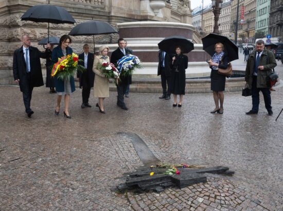 Tšehhi senati esimees Miloš Vystrčil, Ukarina raada aseesimees Oleksandr Kornienko, Läti seimi esimees Ināra Mūrniece, Leedu seimi esimees Viktorija Čmilytė-Nielsen ja Riigikogu esimees Jüri Ratas.