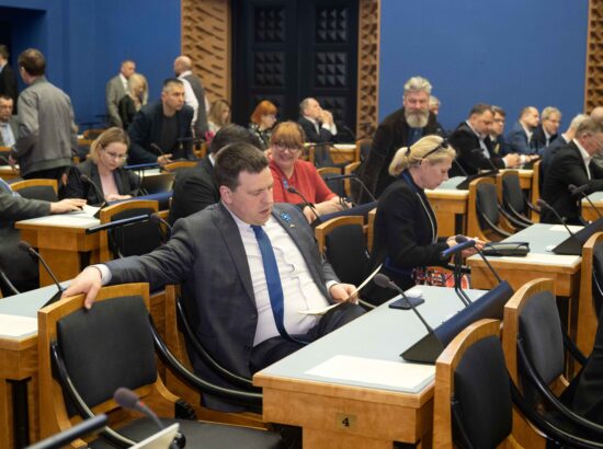 Riigikogu käsitles olukorda Ukraina abistamisel