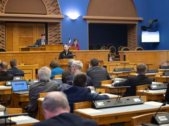 Riigikogu käsitles olukorda Ukraina abistamisel