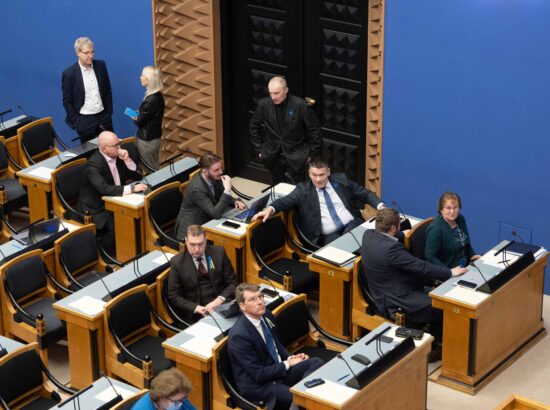 Riigikogu käsitles olukorda Ukraina abistamisel