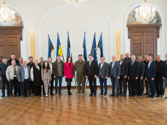 Riigikogu esimees Jüri Ratas kohtus Ukraina parlamendi esimese aseesimehe Oleksandr Kornijenko ja teda saatva delegatsiooniga.