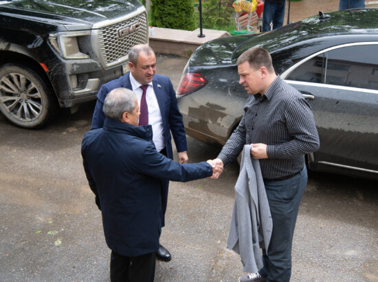 Riigikogu esimees Jüri Ratas  ja Aserbaidžaani peaminister Ali Asadov