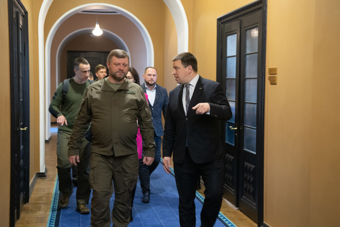 Riigikogu esimees Jüri Ratas kohtus Ukraina parlamendi esimese aseesimehe Oleksandr Kornijenko ja teda saatva delegatsiooniga.