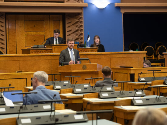 Riigikogu kuulas tänasel istungil ära Finantsinspektsiooni juhatuse esimehe Kilvar Kessleri ettekande inspektsiooni eelmise aasta aruandest.