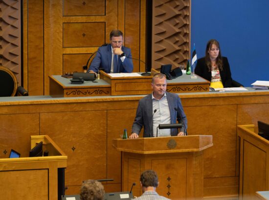 Riigikogu võttis erakorralise istungjärgu teisel istungil vastu seaduse, millega kiitis heaks Soome ja Rootsi ühinemist käsitlevad Põhja-Atlandi lepingu protokollid.