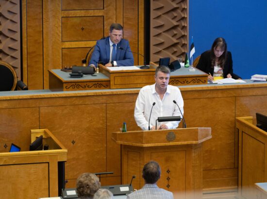 Riigikogu võttis erakorralise istungjärgu teisel istungil vastu seaduse, millega kiitis heaks Soome ja Rootsi ühinemist käsitlevad Põhja-Atlandi lepingu protokollid.