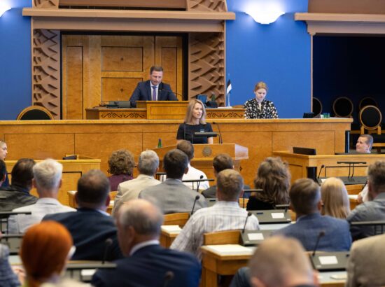 Riigikogu kuulas täna esimesel erakorralisel istungjärgul ära peaminister Kaja Kallase poliitilise avalduse, kus ta teatas valitsuse tagasiastumisest.