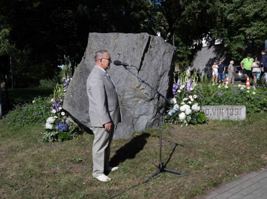 Mälestustseremoonia Toompea jalamil asuva 20. augusti kivi juures