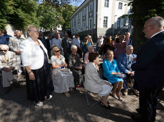 Mälestustseremoonia Toompea jalamil asuva 20. augusti kivi juures