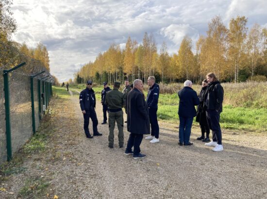 Komisjoni liikmed tutvusid idapiiri väljaehitamise hetkeseisuga.