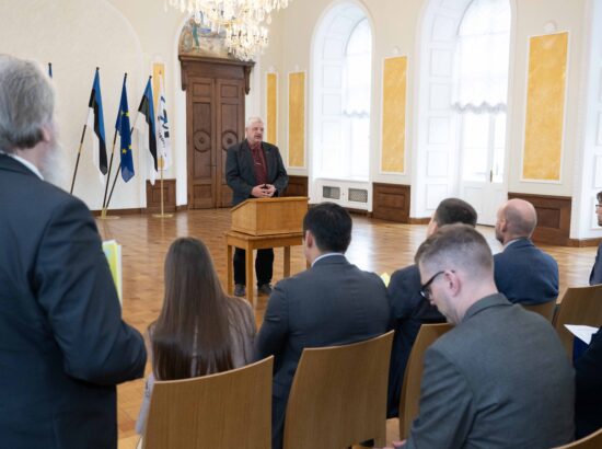 Riigikogu esimees Jüri Ratas ja aseesimees Helir-Valdor Seeder võtsid Eesti VII Omavalitsuspäeva esindajatelt vastu tervise edendamist käsitleva deklaratsiooni „Elule aastaid ja aastatele elu“.