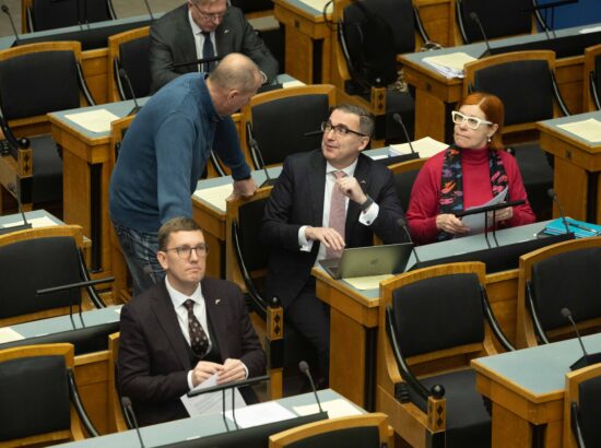 Riigikogu arutasb riiklikult olulise tähtsusega küsimusena energiasõjas võidukas olemist