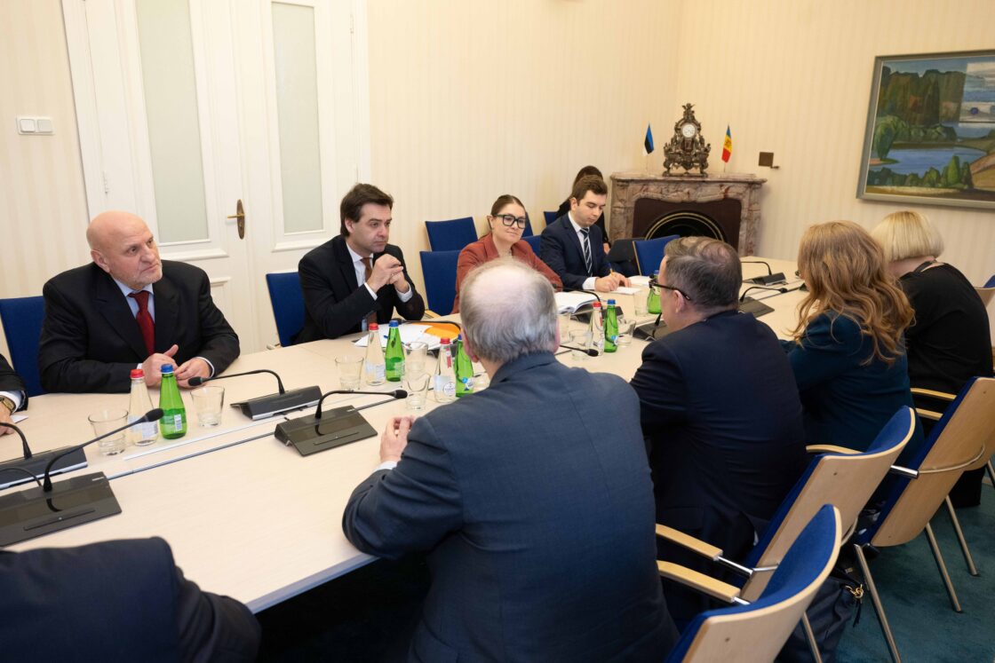 Väliskomisjoni esimees Andres Sutt ja aseesimees Enn Eesmaa kohtusid Moldova asepeaministri, välisministri ja Euroopa integratsiooni ministri Nicu Popescuga.