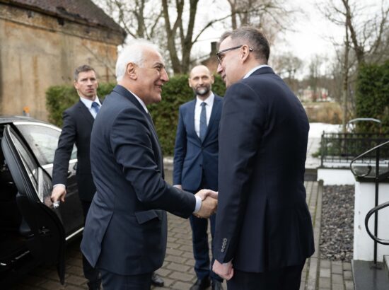 Väliskomisjoni esimees Andres Sutt kohtus Armeenia presidendi Vaagn Hatšaturjaniga.