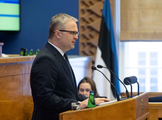 Riigikogu nimetas Janar Holmi uuesti riigikontrolöriks.
