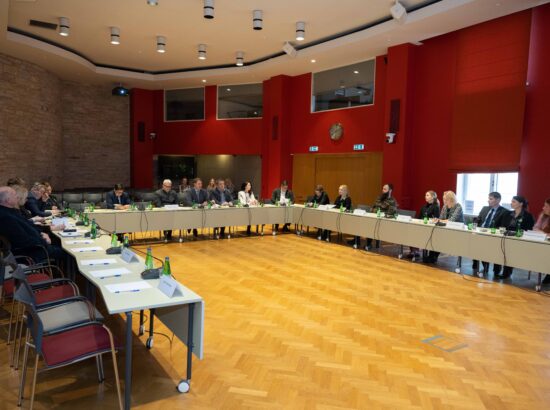 Riigikaitsekomisjon pidas avaliku istungi, et arutada koos Võrumaa omavalitsuste ja kodanikeühenduste esindajatega Nursipalu harjutusvälja laiendamist.