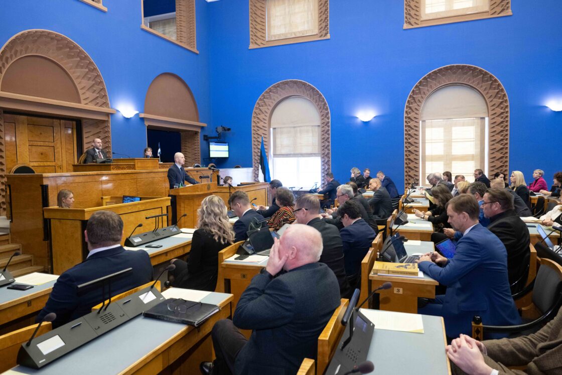 Riigikogu kuulas tänasel istungil ära Ukraina parlamendi Eesti parlamendirühma esimehe Arseni Puškarenko pöördumise ning võttis vastu avalduse Ukraina rahva toetuseks.