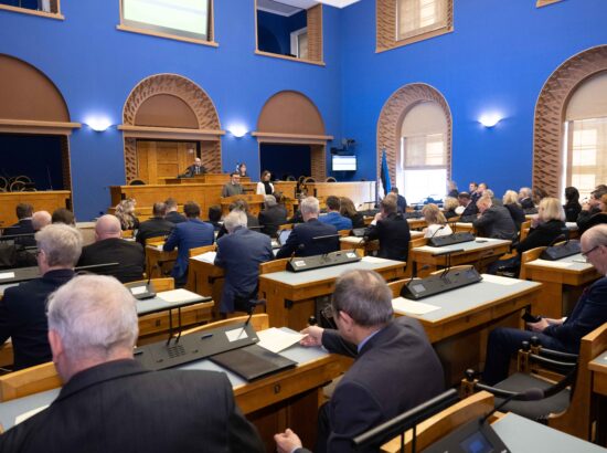 Riigikogu kuulas tänasel istungil ära Ukraina parlamendi Eesti parlamendirühma esimehe Arseni Puškarenko pöördumise ning võttis vastu avalduse Ukraina rahva toetuseks.