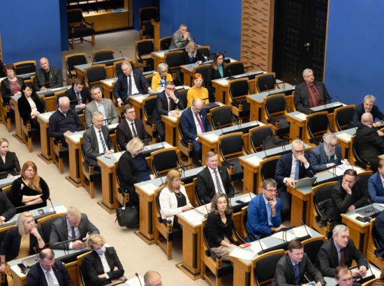 Riigikogu kuulas tänasel istungil ära Ukraina parlamendi Eesti parlamendirühma esimehe Arseni Puškarenko pöördumise ning võttis vastu avalduse Ukraina rahva toetuseks.