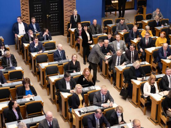 Riigikogu kuulas tänasel istungil ära Ukraina parlamendi Eesti parlamendirühma esimehe Arseni Puškarenko pöördumise ning võttis vastu avalduse Ukraina rahva toetuseks.