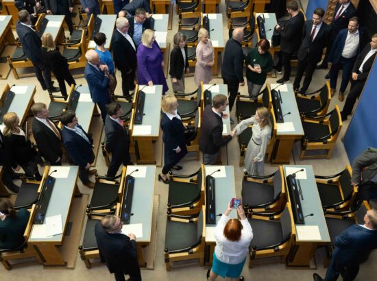 Riigikogu andis peaministrikandidaat Kaja Kallasele valitsuse moodustamiseks volitused.