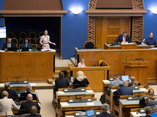 Riigikogu uue koosseisu esimeses infotunnis osalesid peaminister Kaja Kallas, siseminister Lauri Läänemets ja sotsiaalkaitseminister Signe Riisalo.