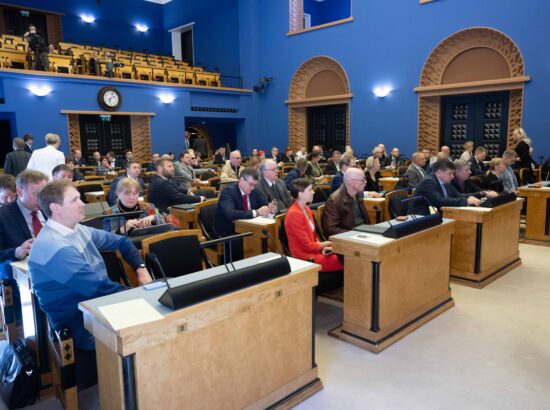 Riigikogu kuulas istungil ära õiguskantsler Ülle Madise ettekande kliima kaitsest ja põhiõiguste piirangutest.