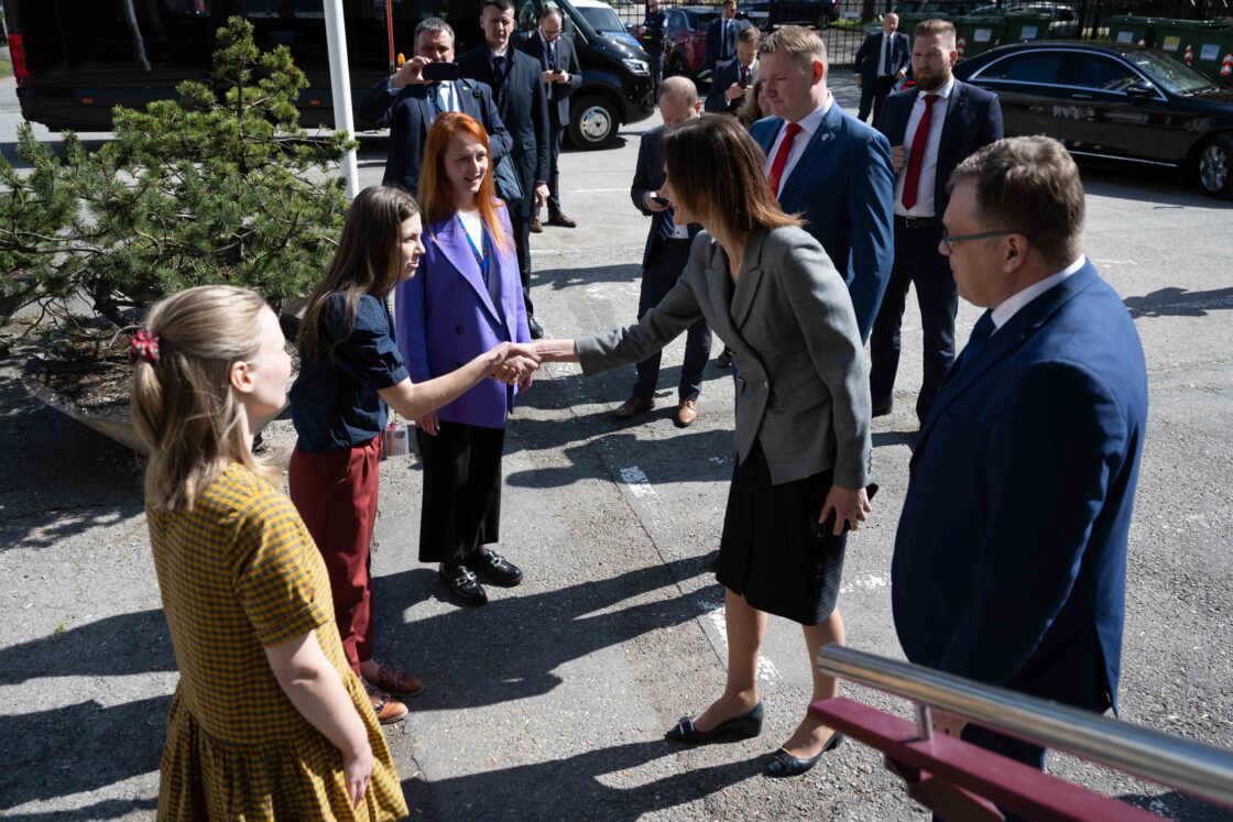 Riigikogu esimees Lauri Hussar külastas koos Läti ja Leedu parlamendi esimeestega Vabaduse Kooli, kus õpivad Ukraina lapsed. Foto: Erik Peinar, Riigikogu Kantselei